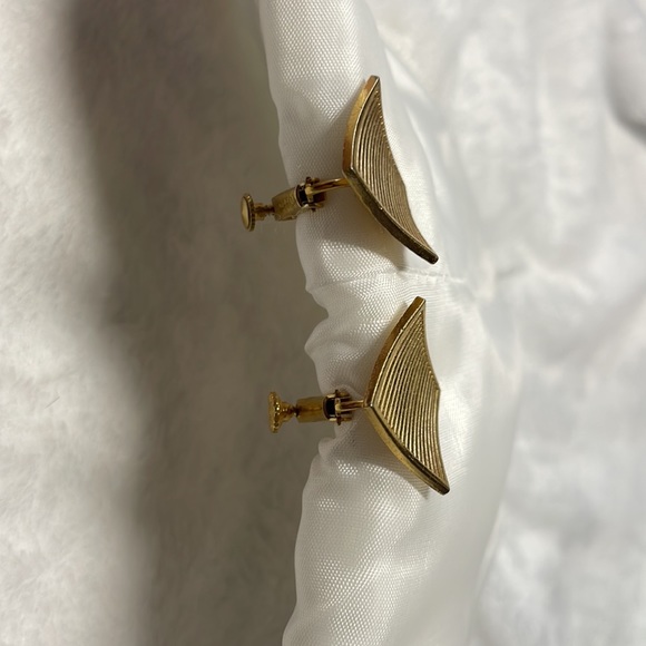 Gold Clip On Earrings - Picture 2 of 7